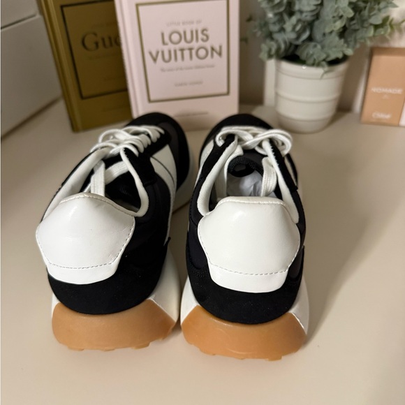 Steve Madden Kendrick Shoes - Women’s size 9 - Black & White - Picture 3 of 4